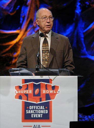 Bart Starr speaks at the Super Bowl Breakfast